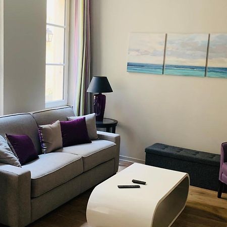 Appartement Versailles Quartier Notre Dame Au Pied Du Chateau Avec Parking Exterior foto