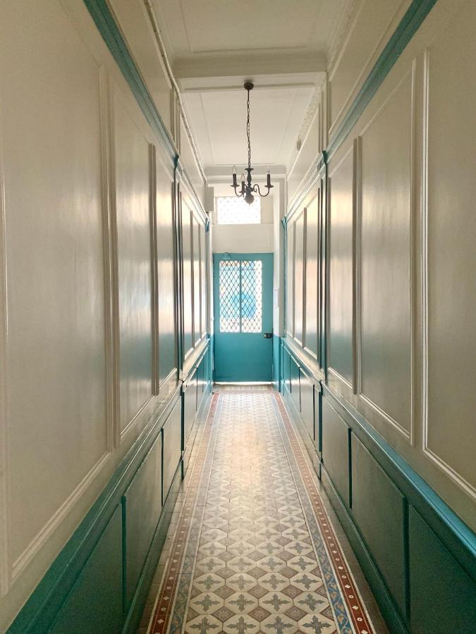 Appartement Versailles Quartier Notre Dame Au Pied Du Chateau Avec Parking Exterior foto