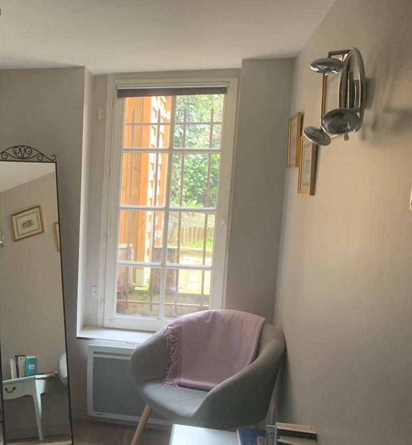 Appartement Versailles Quartier Notre Dame Au Pied Du Chateau Avec Parking Exterior foto